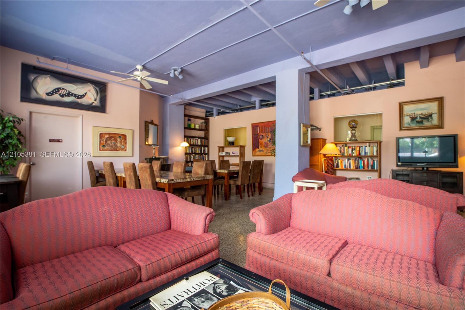255 W 24th Street gallery image #9