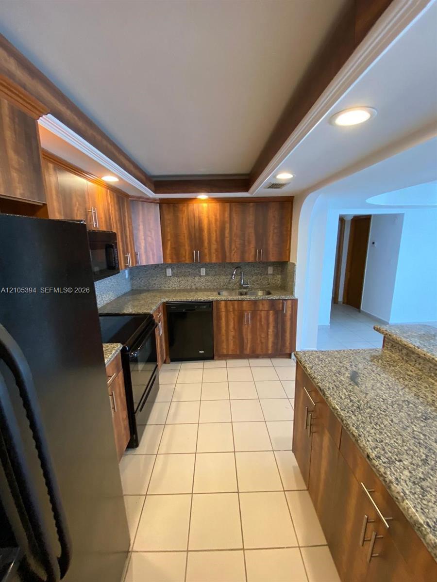 6801 Indian Creek Drive gallery image #3