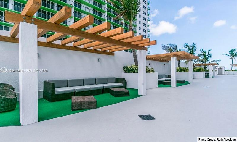 1750 N Bayshore Drive