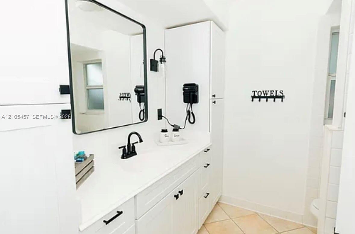 1083 SW 25th Avenue gallery image #16