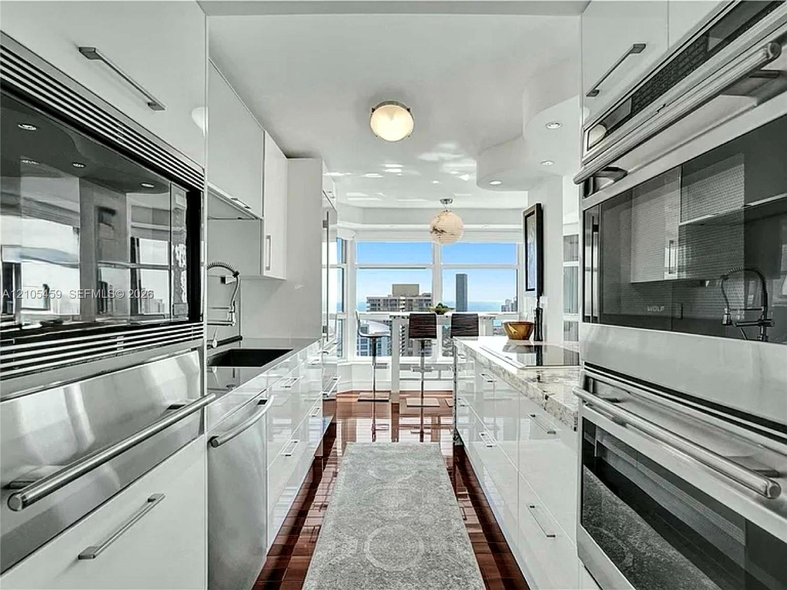 3500 Mystic Pointe Drive