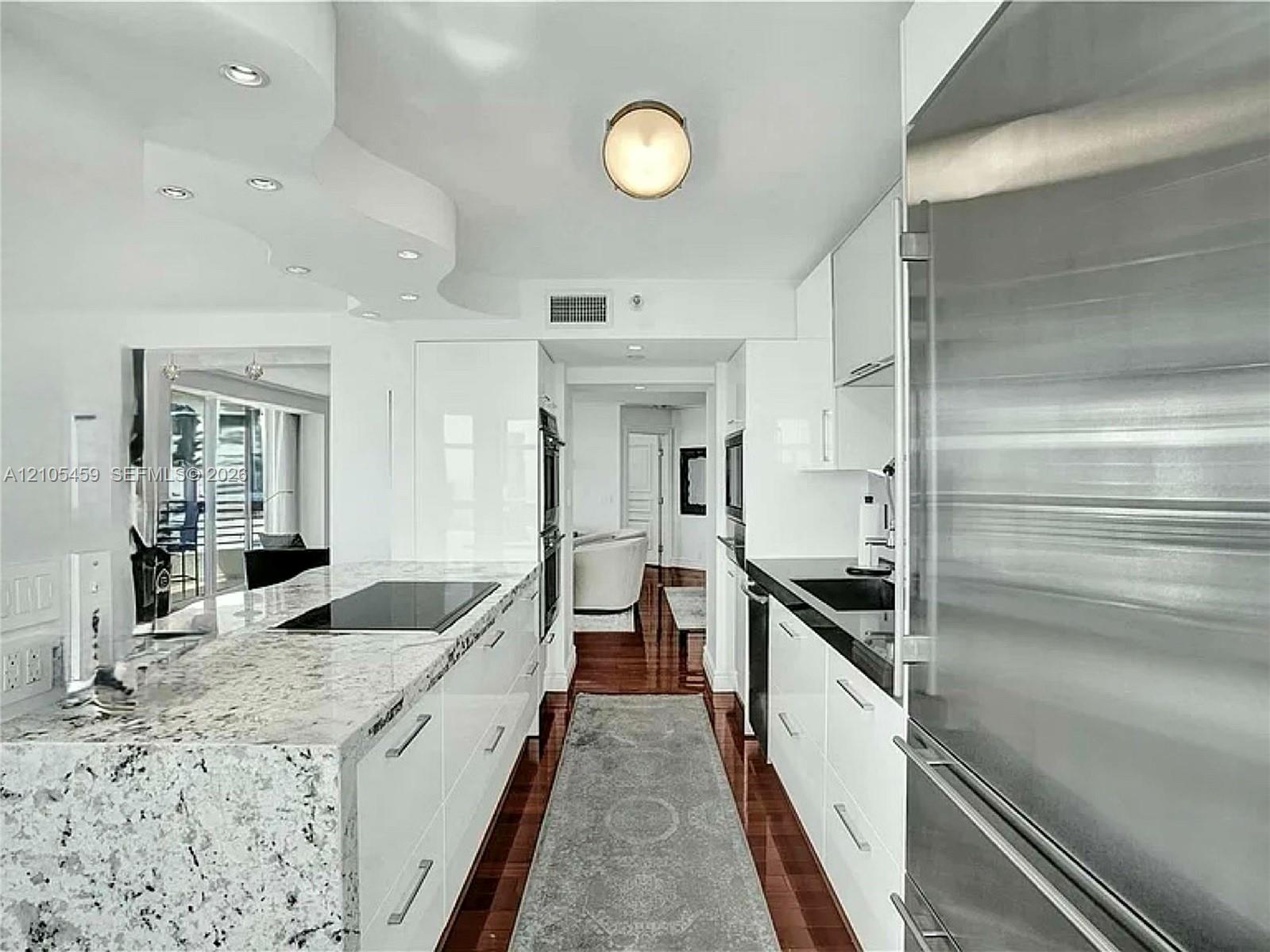 3500 Mystic Pointe Drive