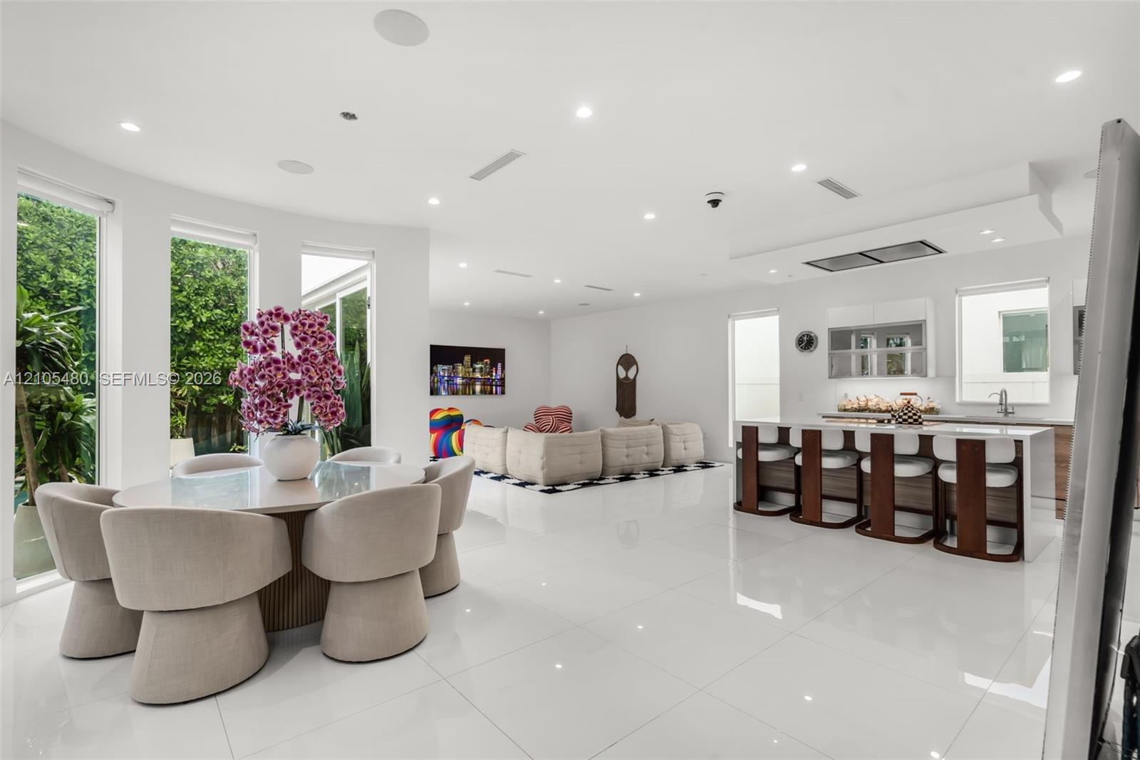 10445 NW 68th Terrace gallery image #10