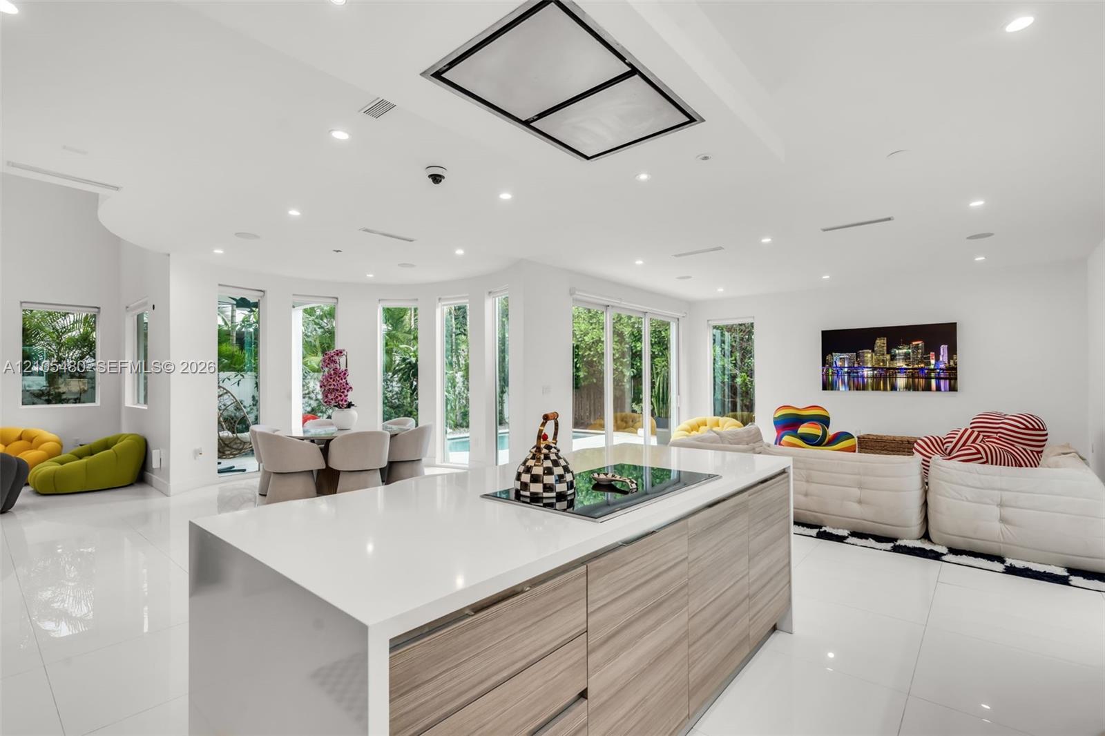10445 NW 68th Terrace gallery image #12