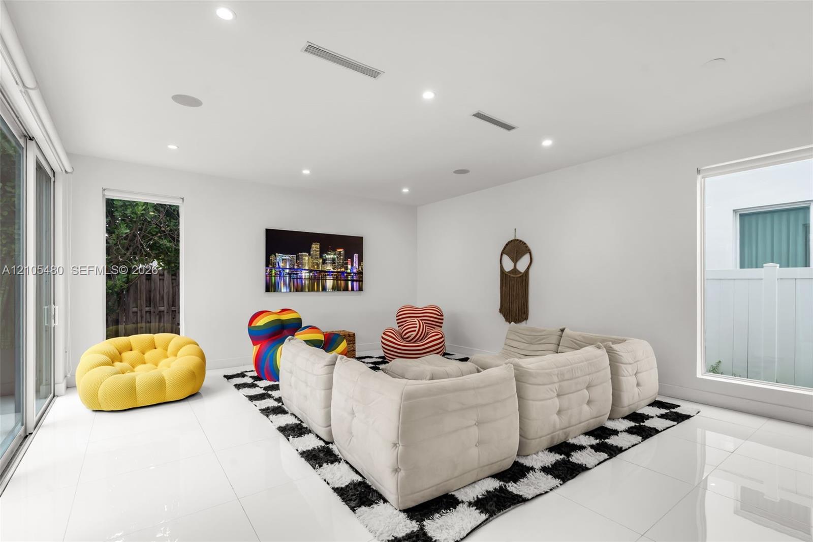 10445 NW 68th Terrace gallery image #14