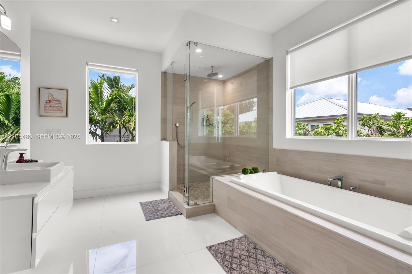 10445 NW 68th Terrace gallery image #22