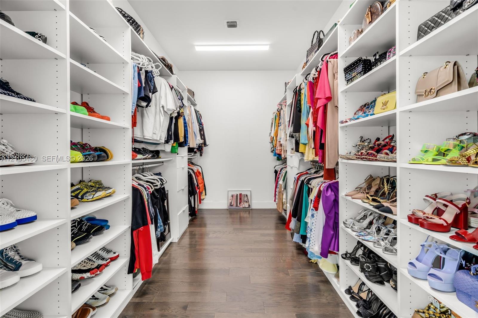 10445 NW 68th Terrace gallery image #23