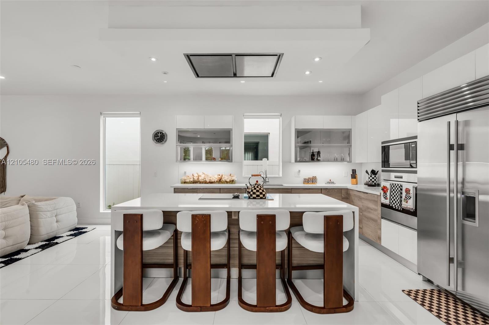 10445 NW 68th Terrace gallery image #3