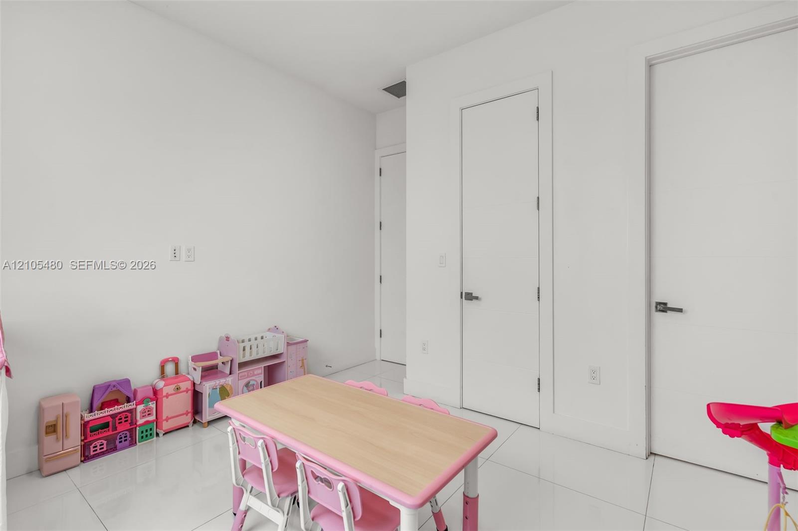 10445 NW 68th Terrace gallery image #37