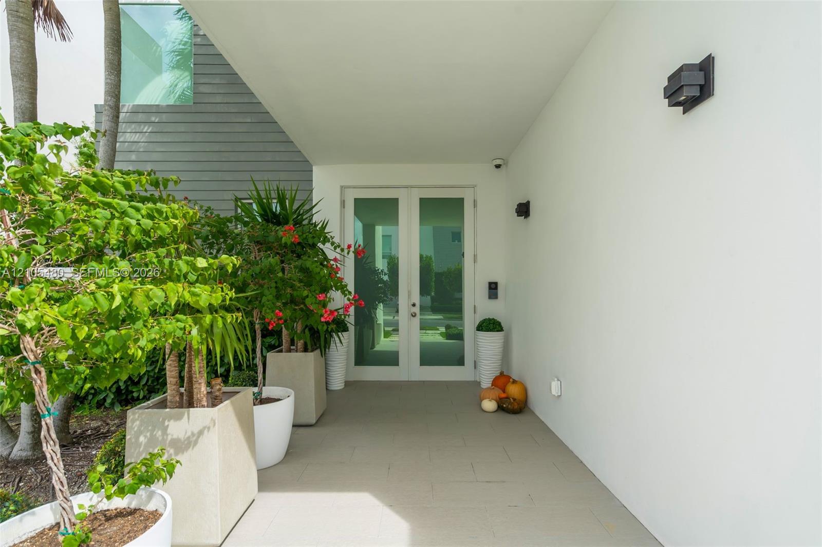10445 NW 68th Terrace gallery image #6
