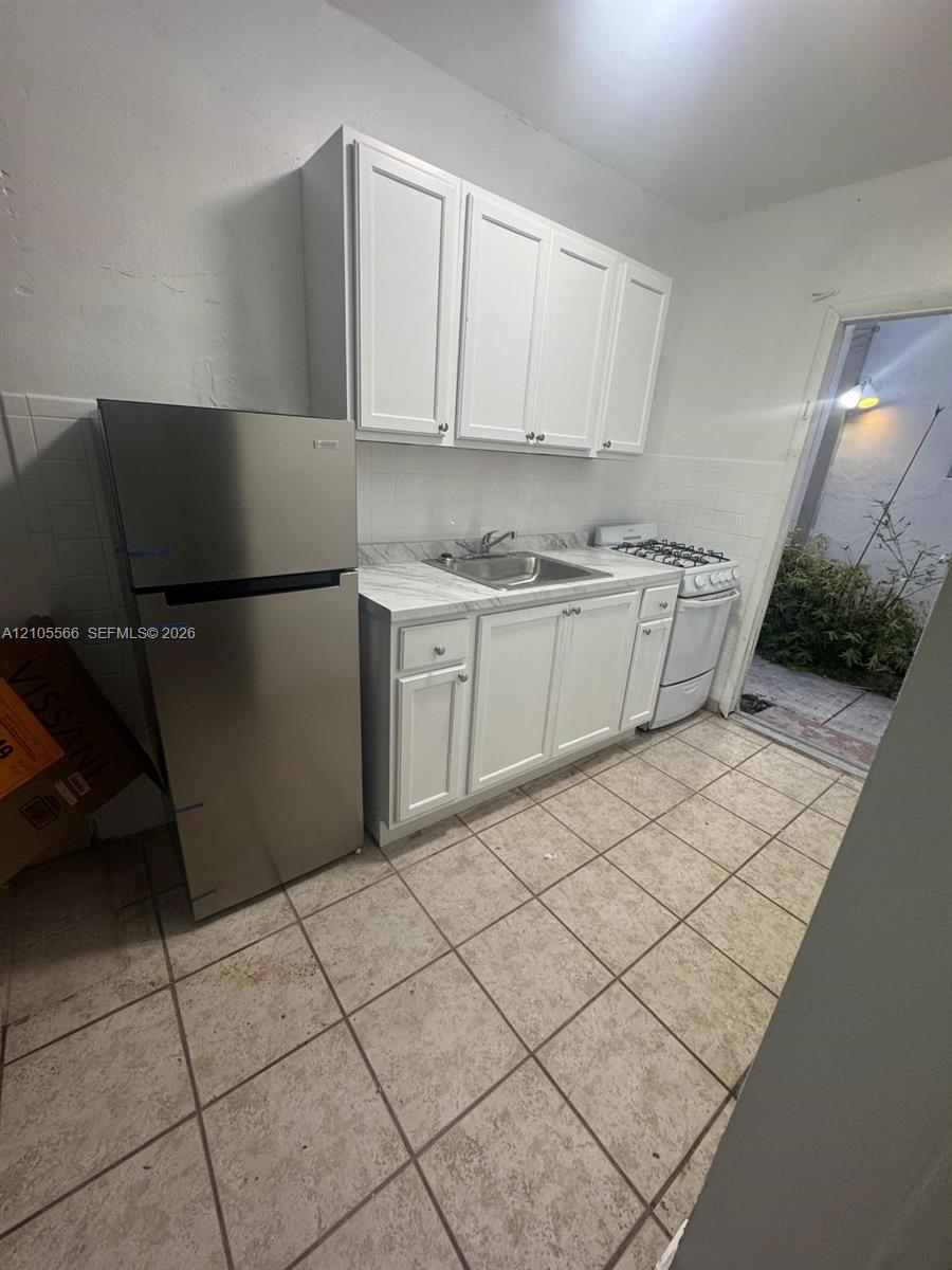 7300 Harding Avenue gallery image #1