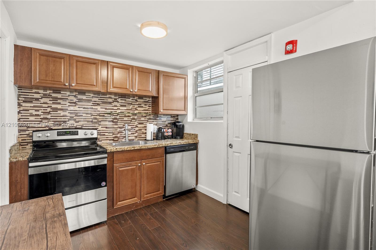 1032 Michigan Avenue gallery image #12