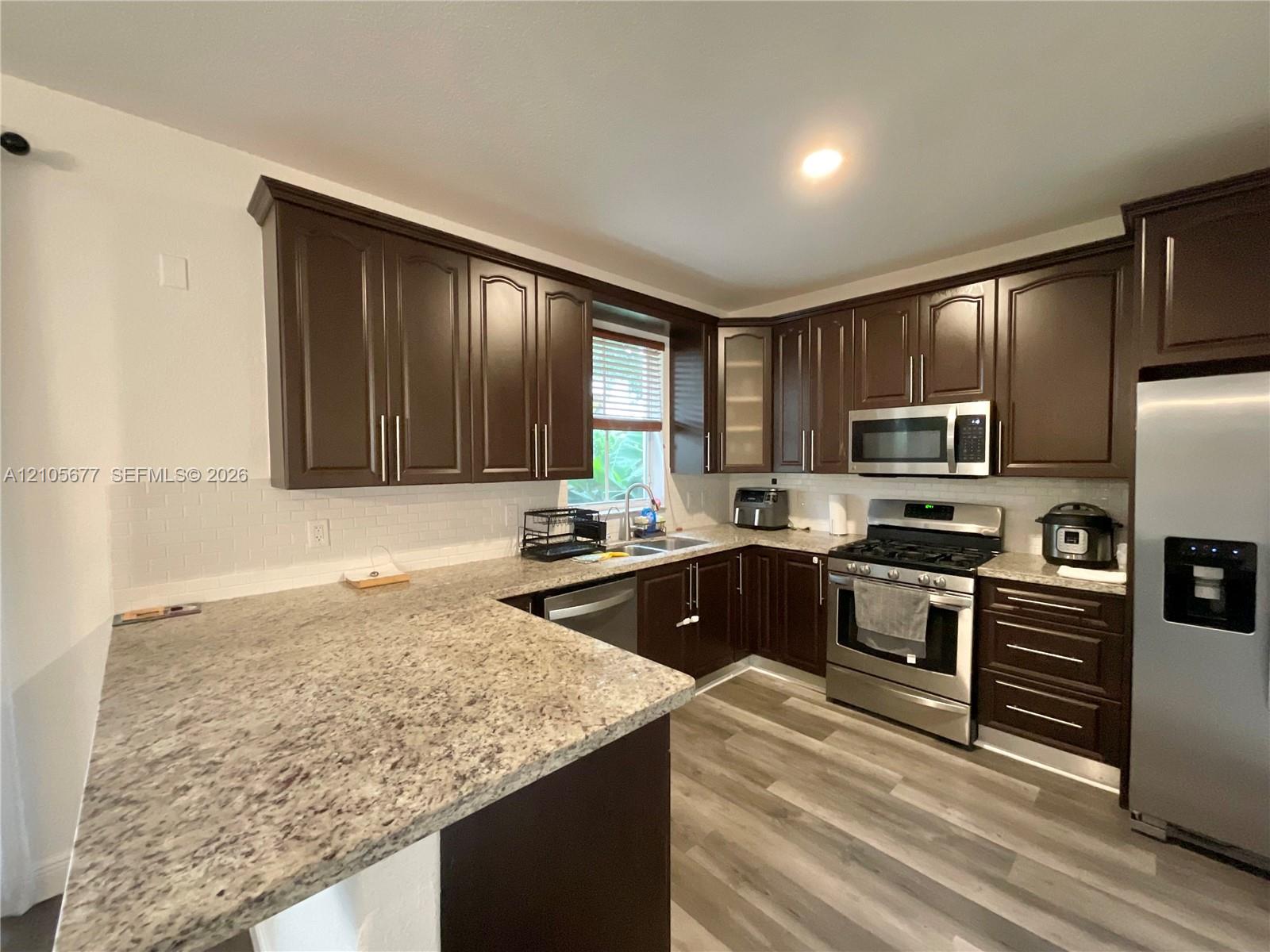 11320 NW 43rd Terrace gallery image #3