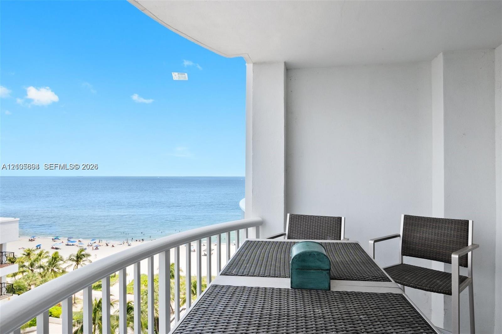 5401 Collins Avenue gallery image #1