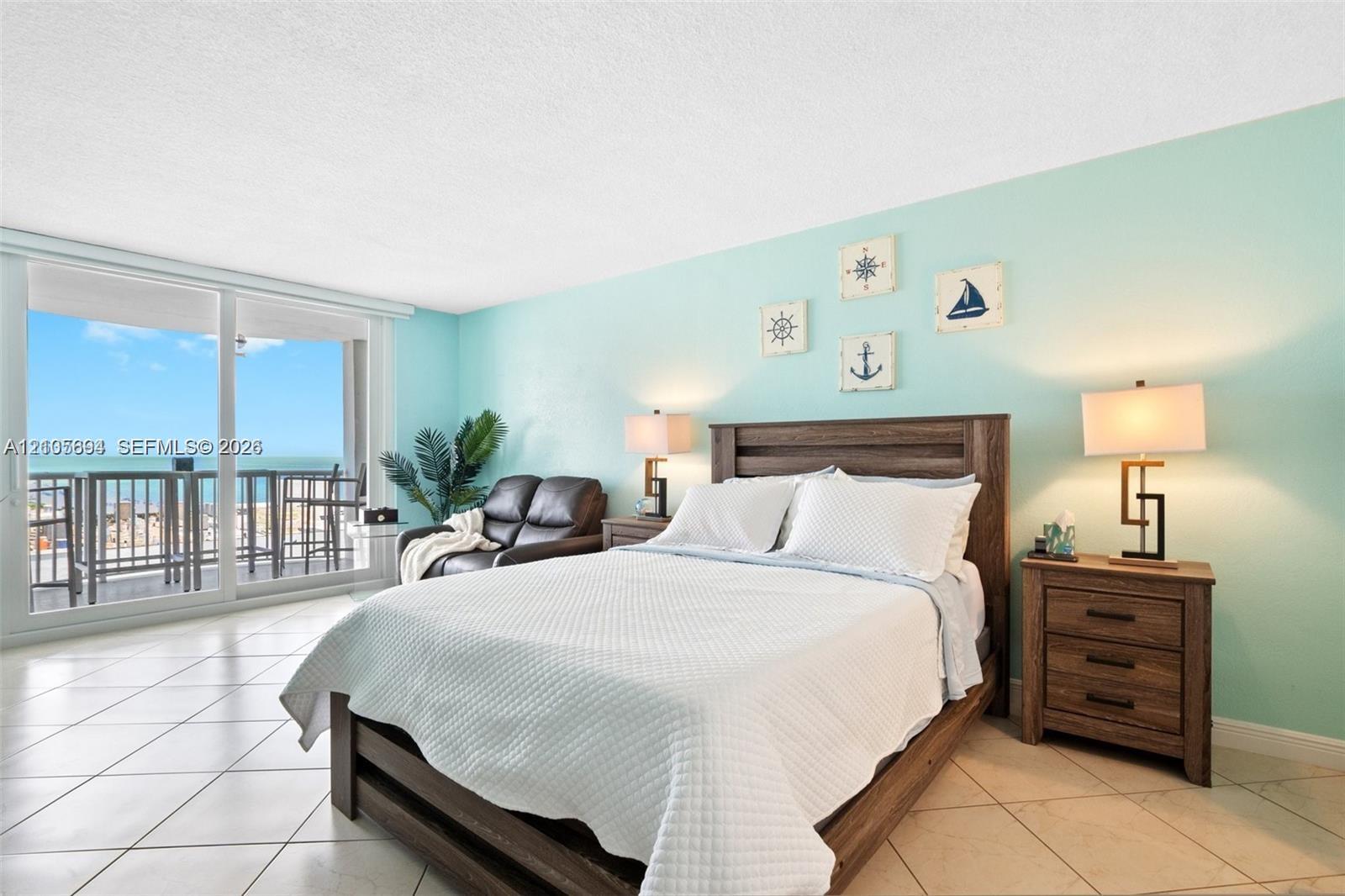 5401 Collins Avenue gallery image #17