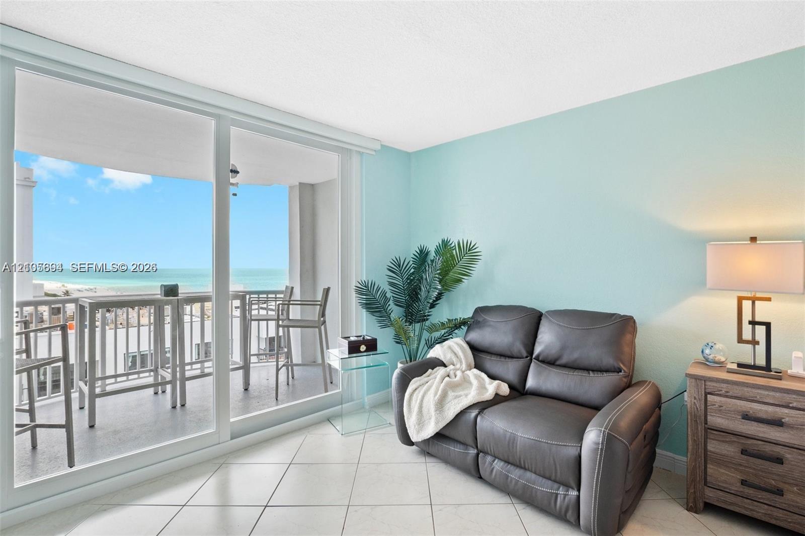 5401 Collins Avenue gallery image #18