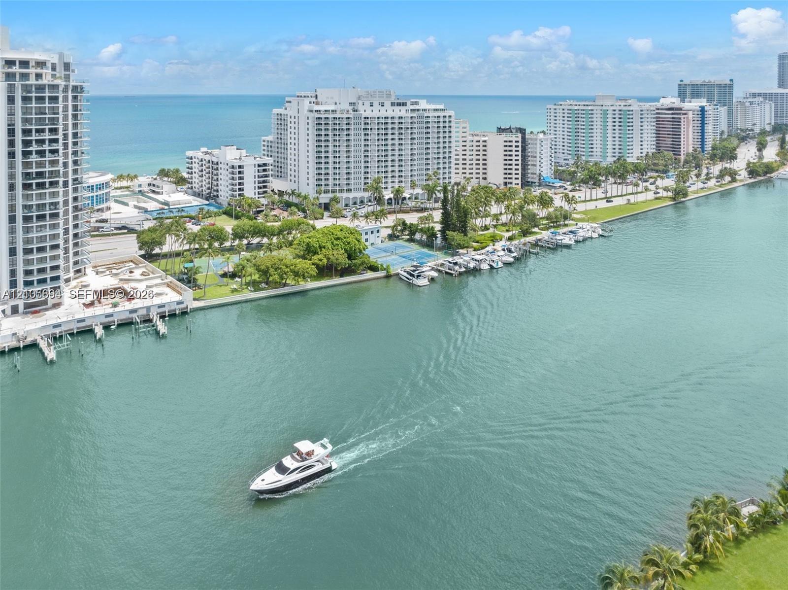 5401 Collins Avenue gallery image #2
