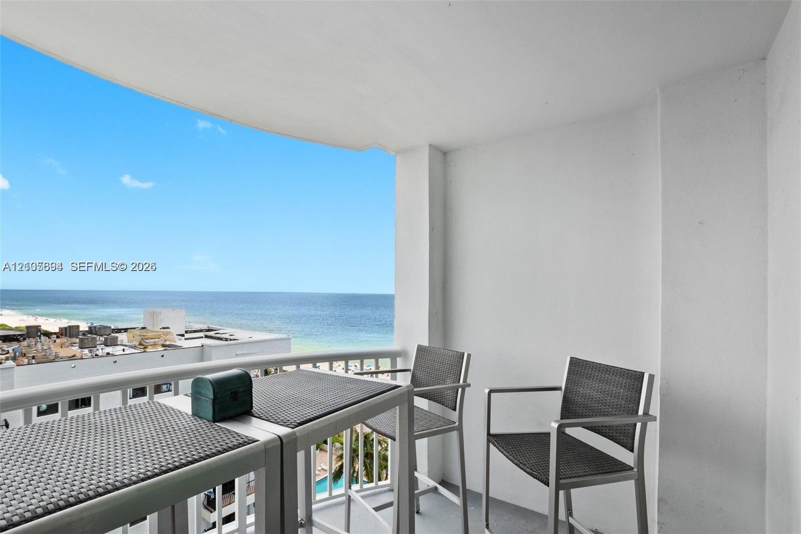 5401 Collins Avenue gallery image #6