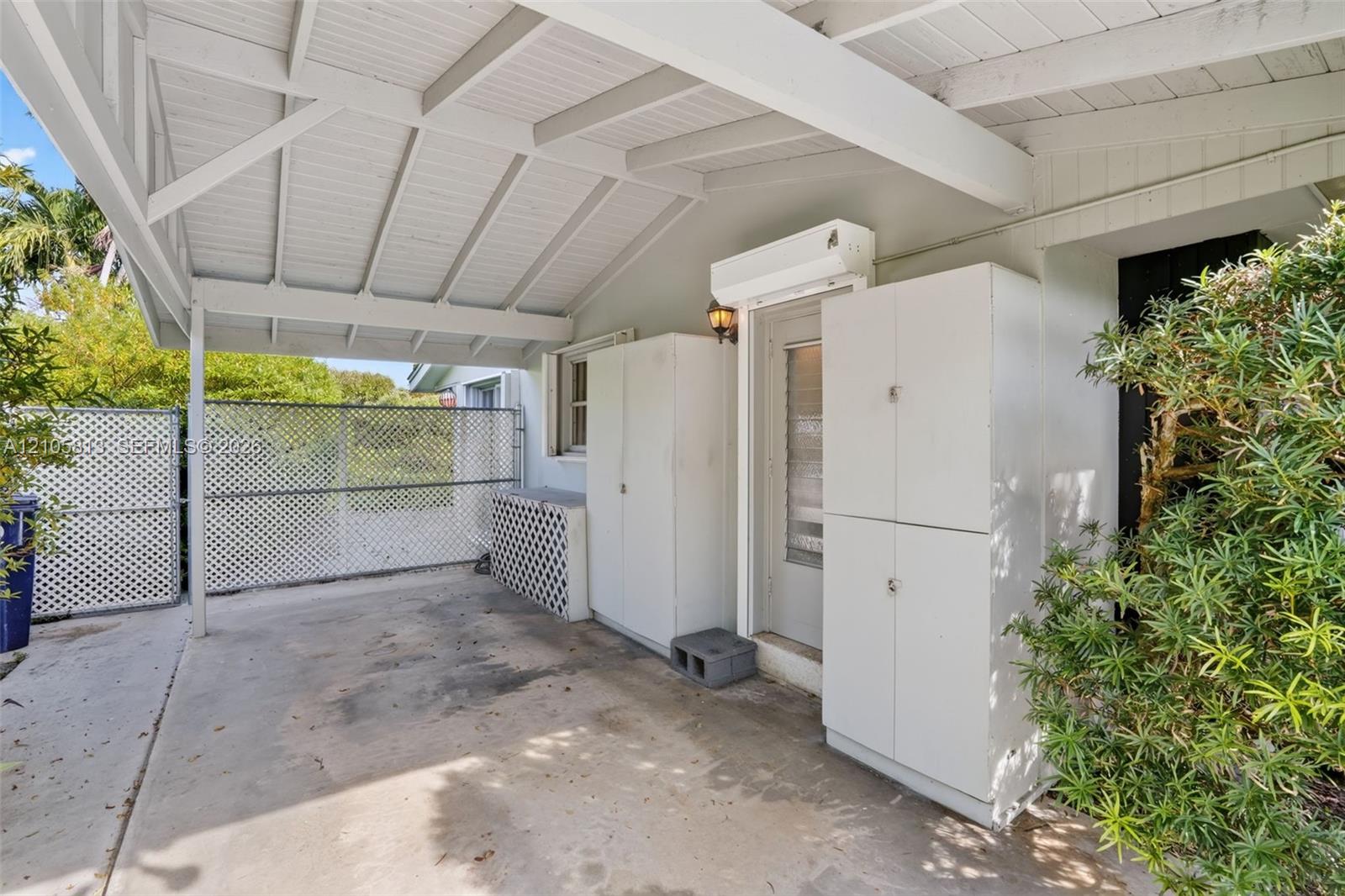 5821 SW 89th Place