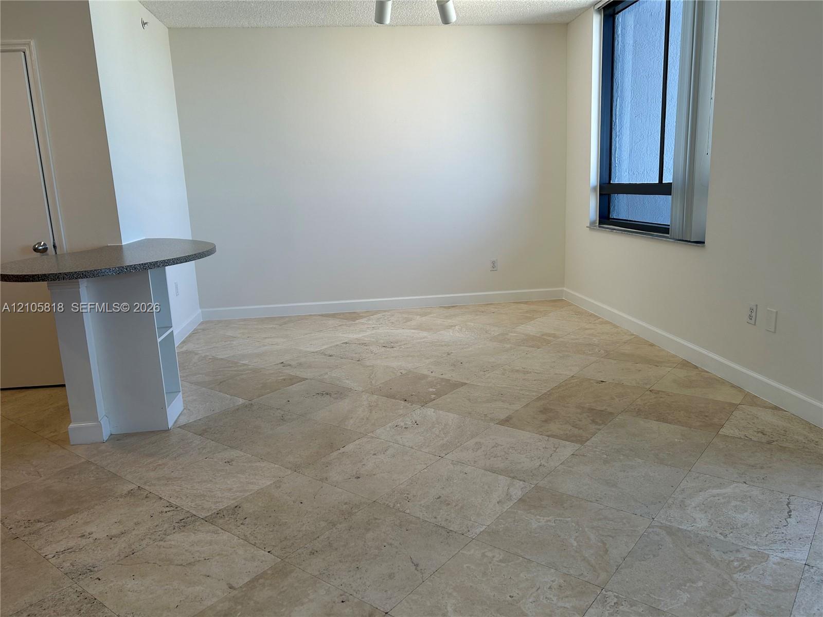 1330 West Avenue gallery image #16