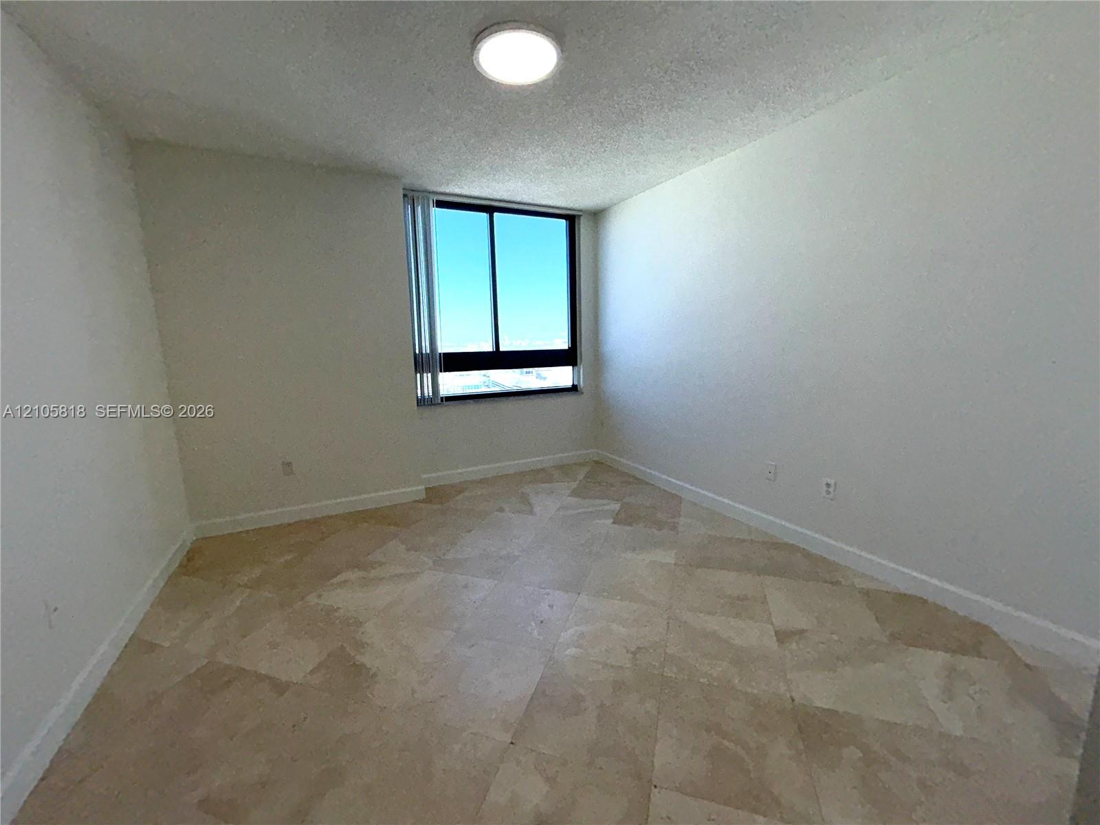 1330 West Avenue gallery image #18