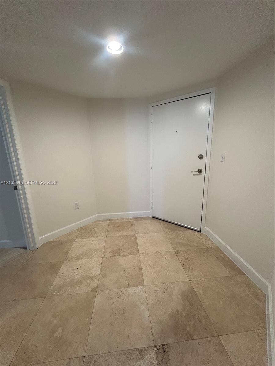 1330 West Avenue gallery image #22