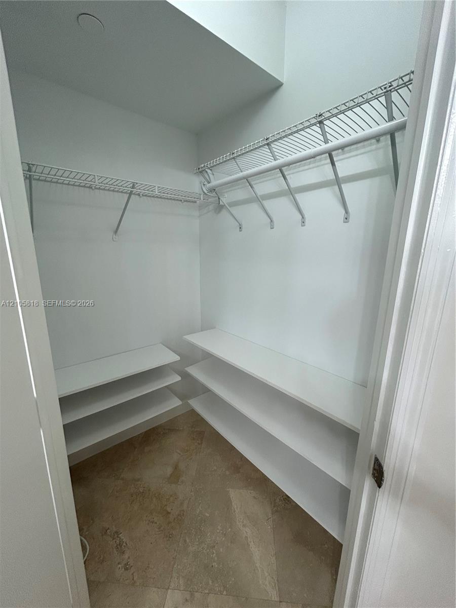 1330 West Avenue gallery image #25