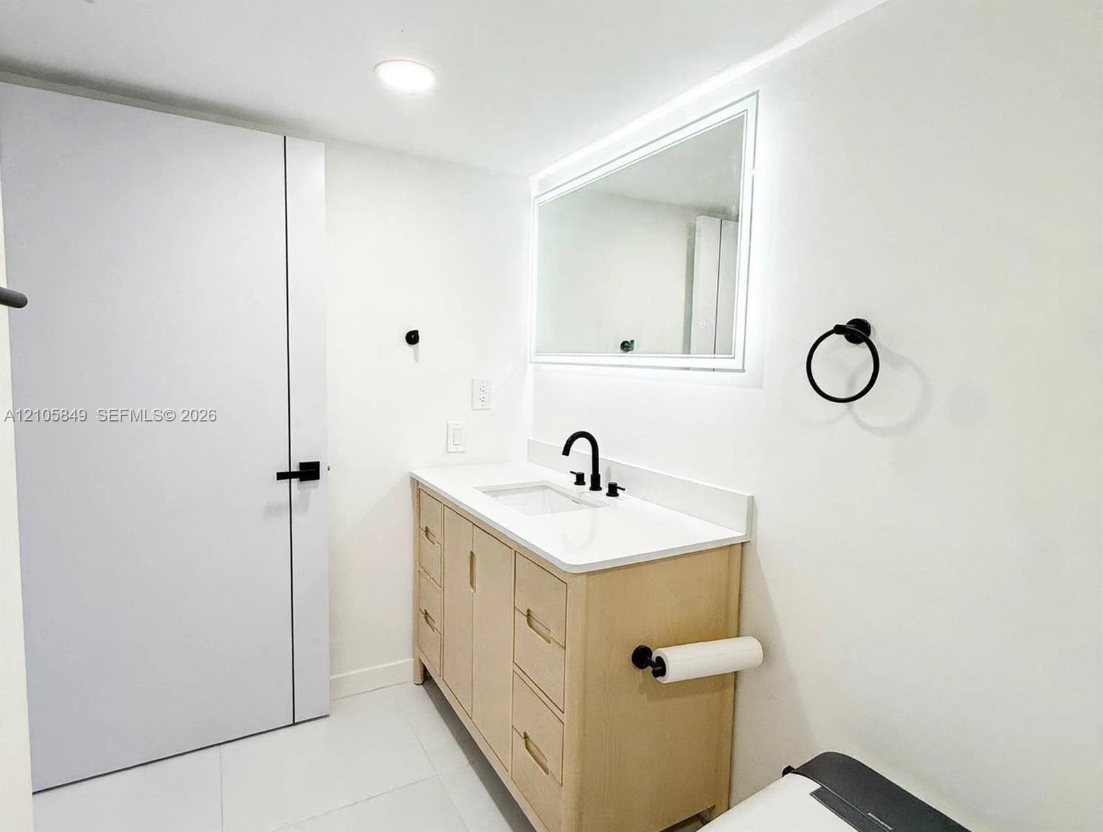 1688 West Avenue gallery image #15
