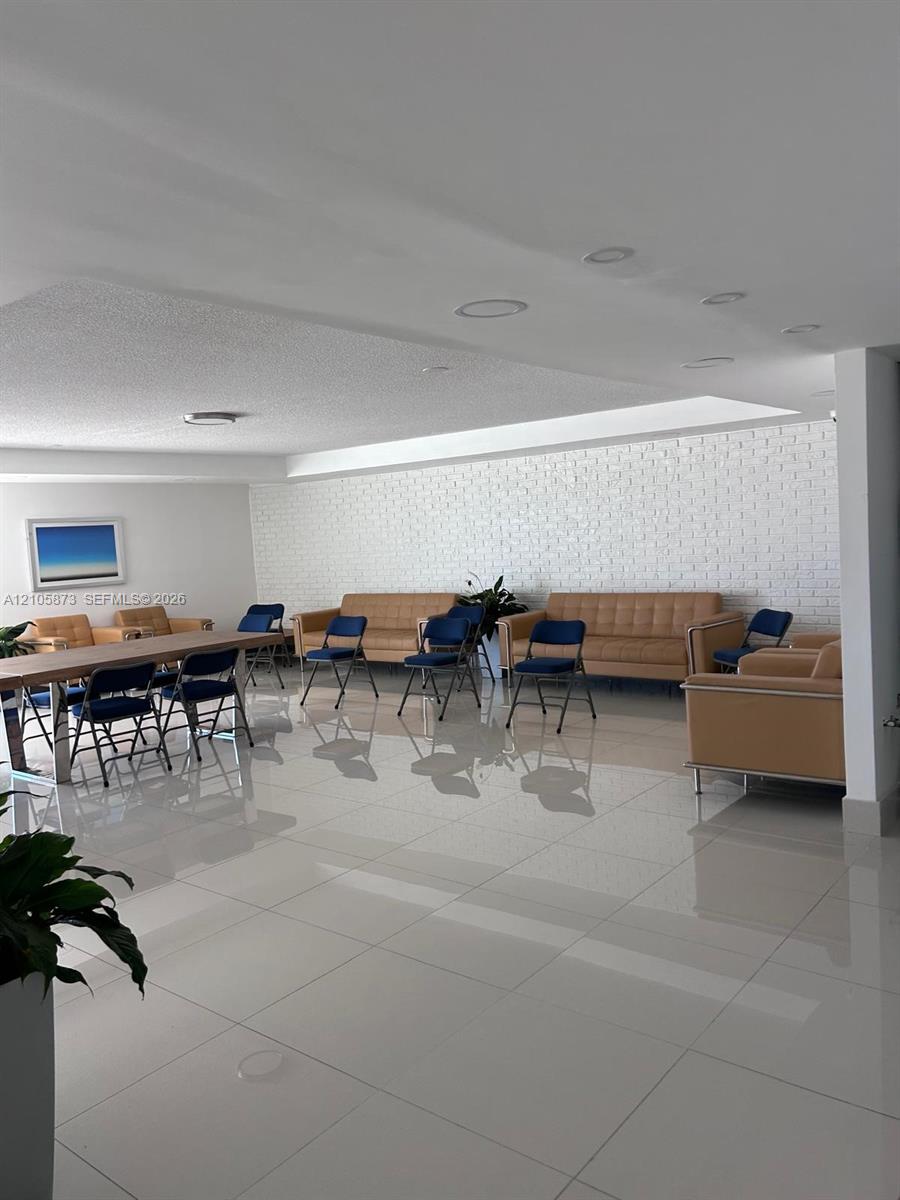 345 Ocean Drive gallery image #4