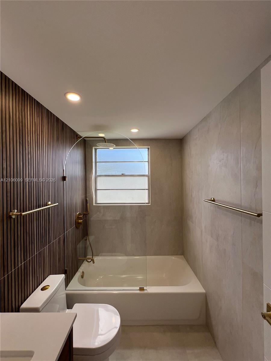 495 Fanshaw L