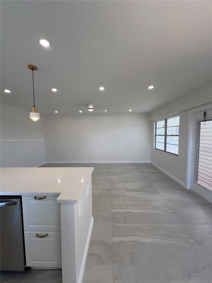 495 Fanshaw L