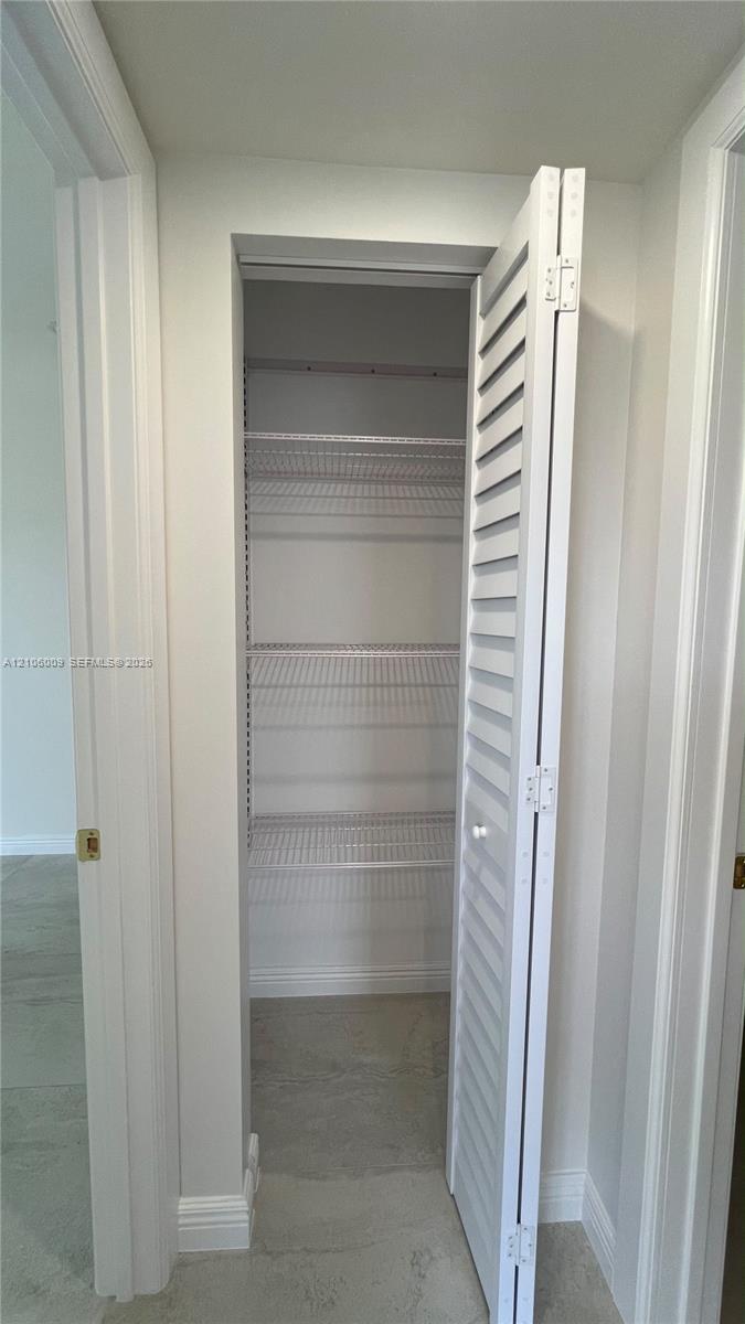 495 Fanshaw L