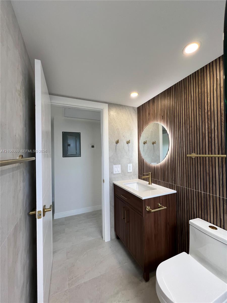 495 Fanshaw L