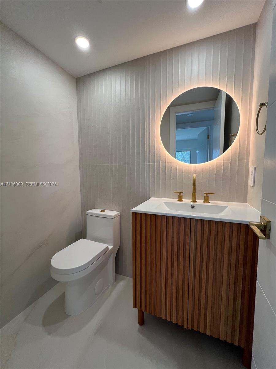 495 Fanshaw L