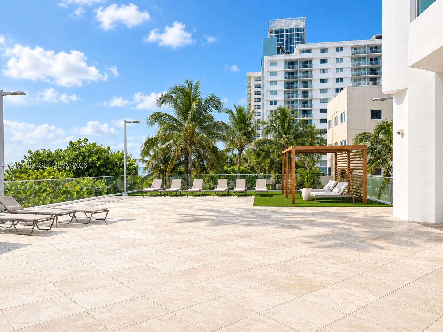 7135 Collins Avenue gallery image #10