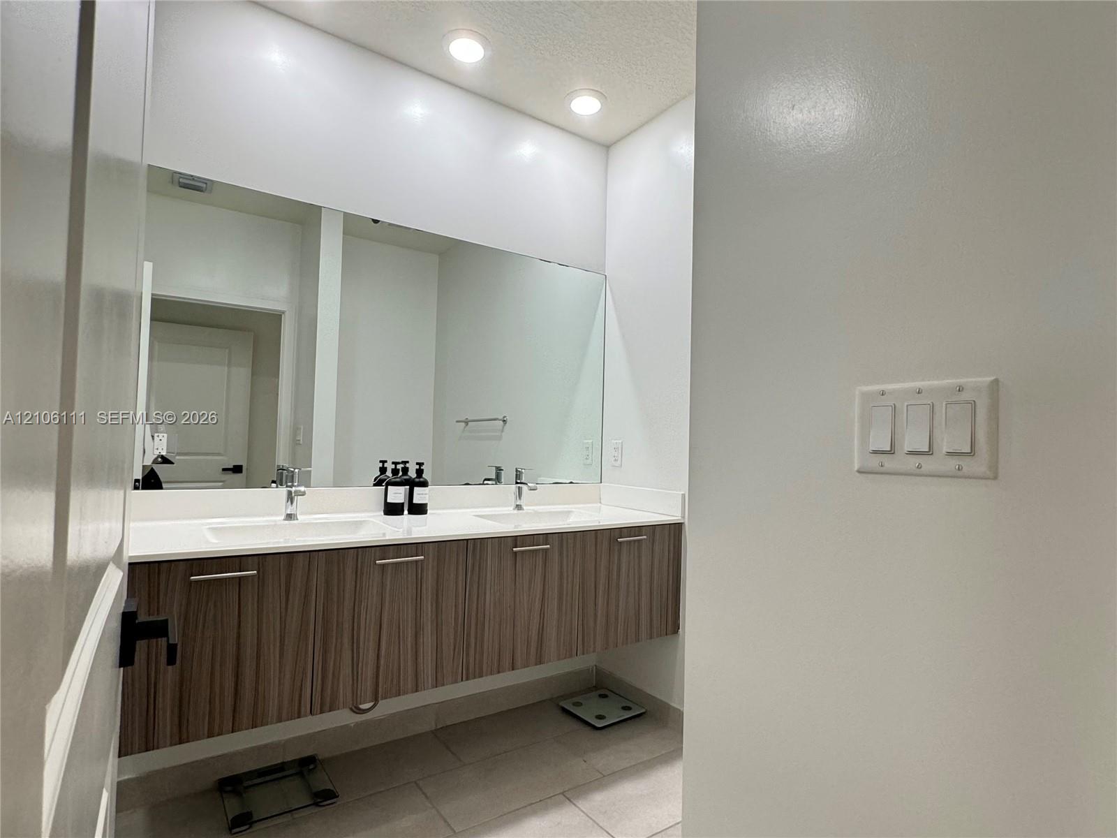 6450 NW 102nd Path gallery image #10