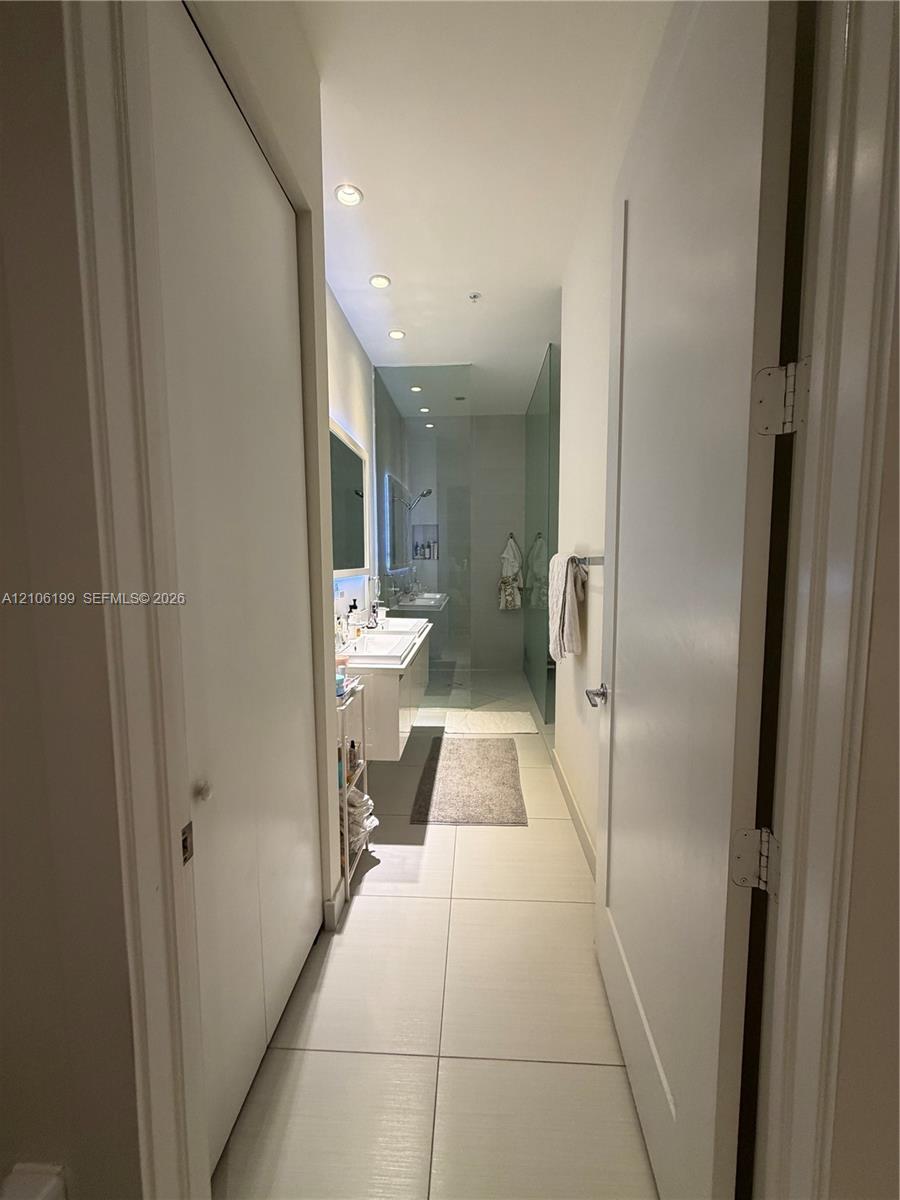 10280 NW 63rd Terrace gallery image #5