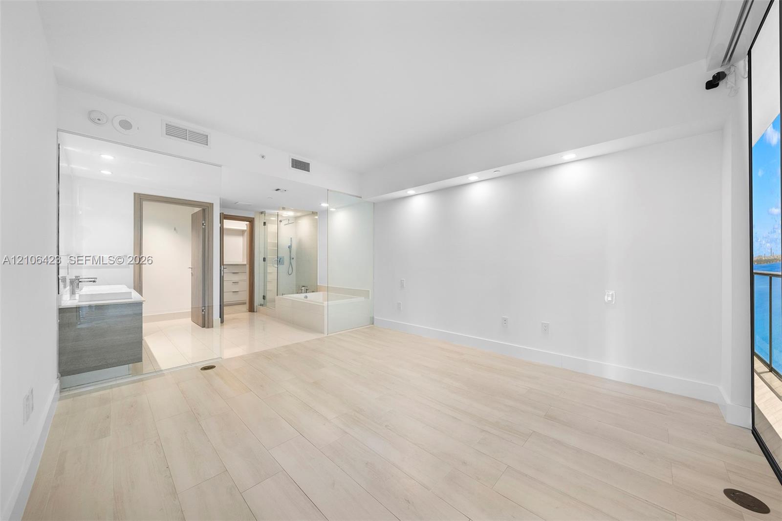 650 NE 32nd Street