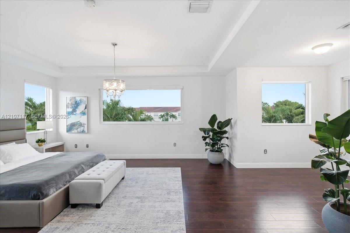 7863 NW 111th Court gallery image #13