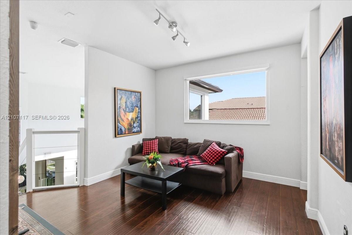 7863 NW 111th Court gallery image #19