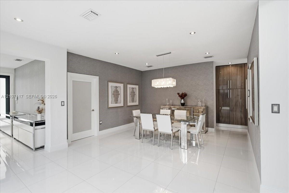 7863 NW 111th Court gallery image #36