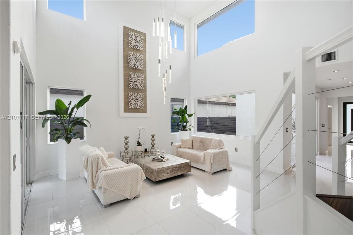 7863 NW 111th Court gallery image #5