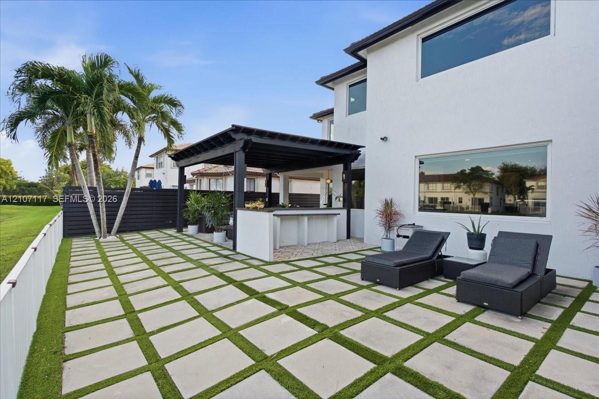 7863 NW 111th Court gallery image #57