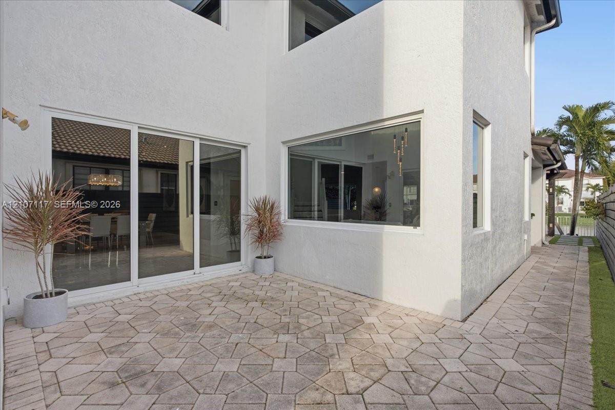 7863 NW 111th Court gallery image #58