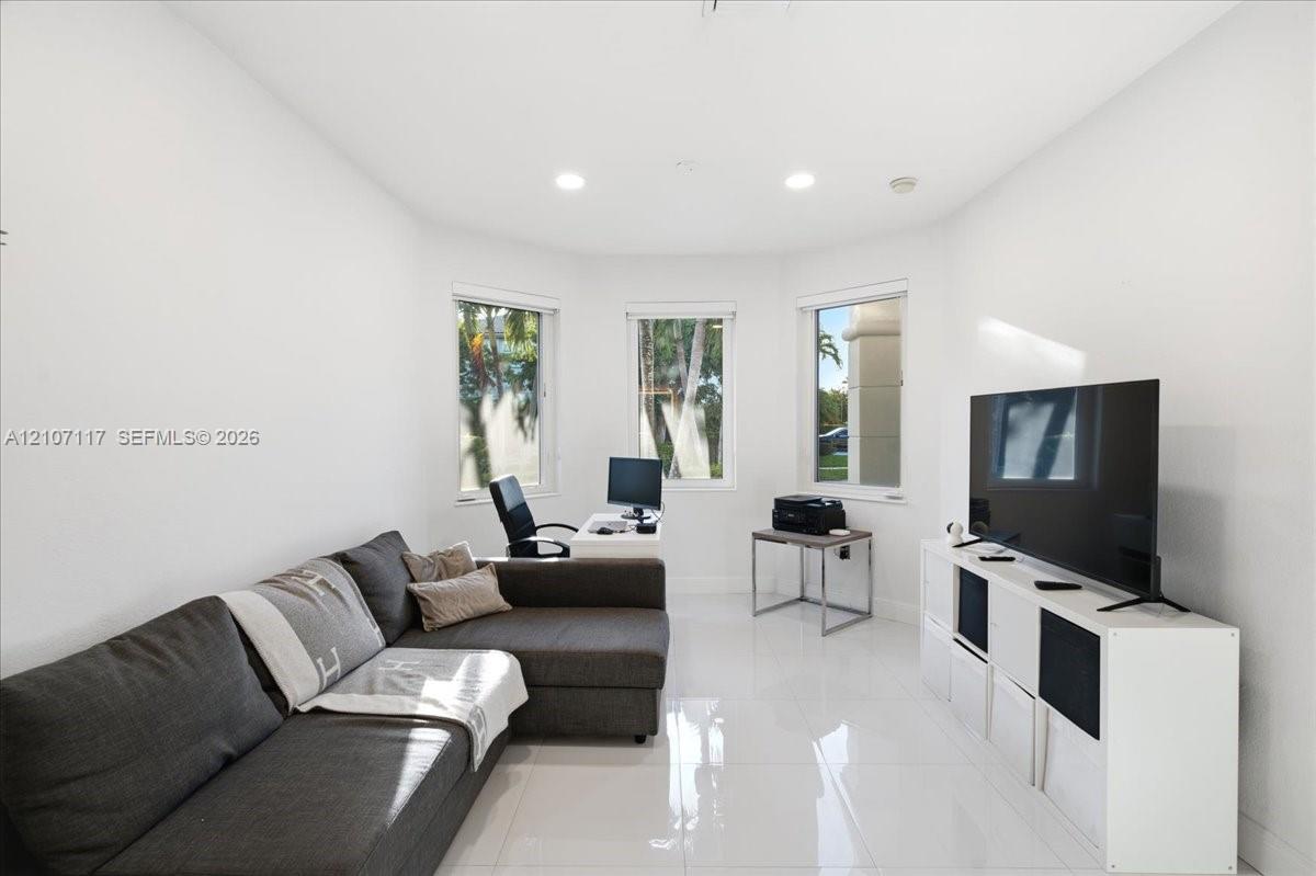 7863 NW 111th Court gallery image #59