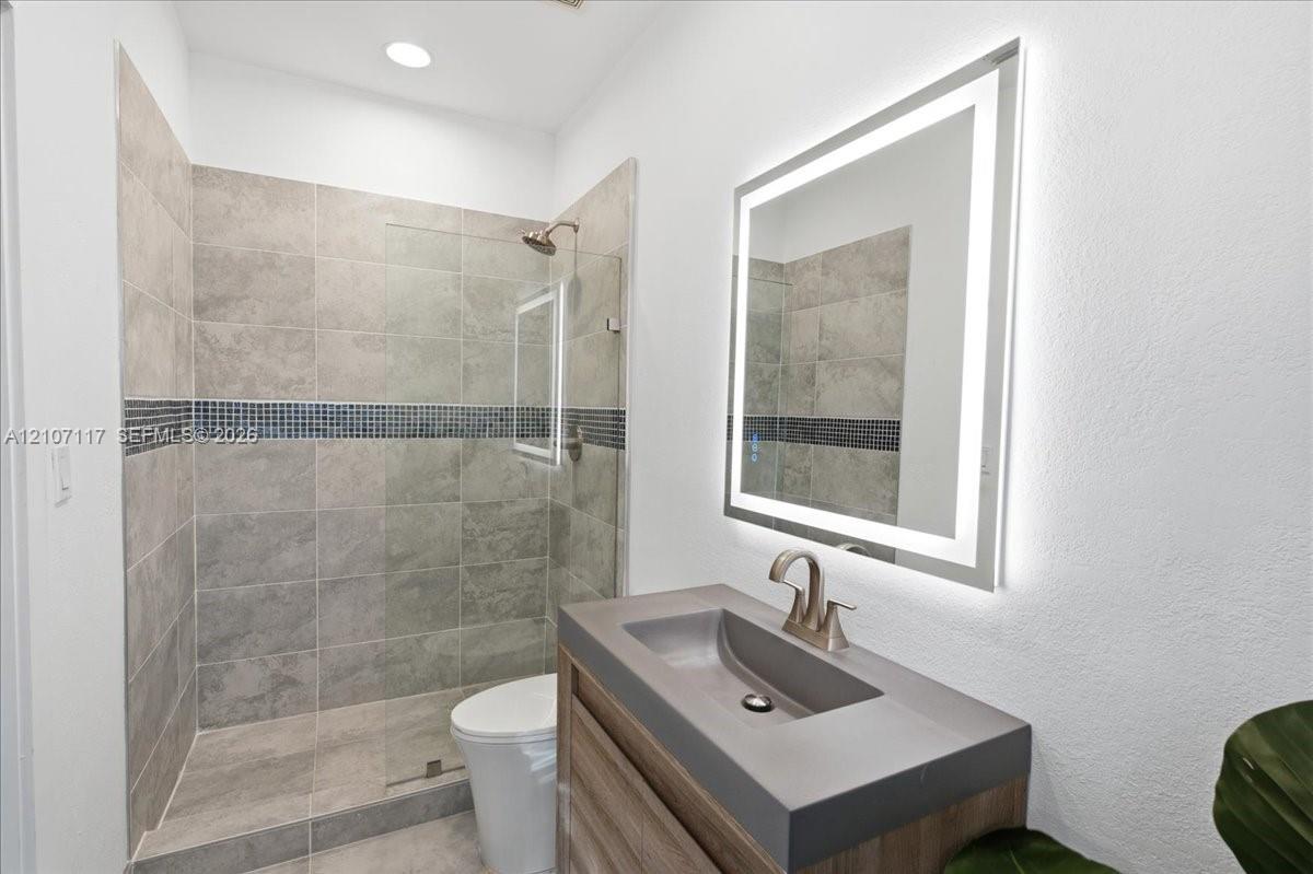 7863 NW 111th Court gallery image #62