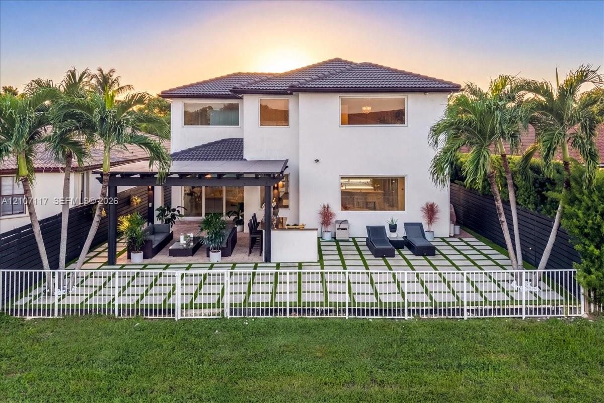 7863 NW 111th Court gallery image #77