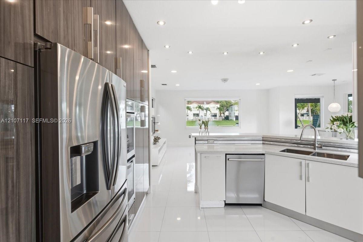 7863 NW 111th Court gallery image #9