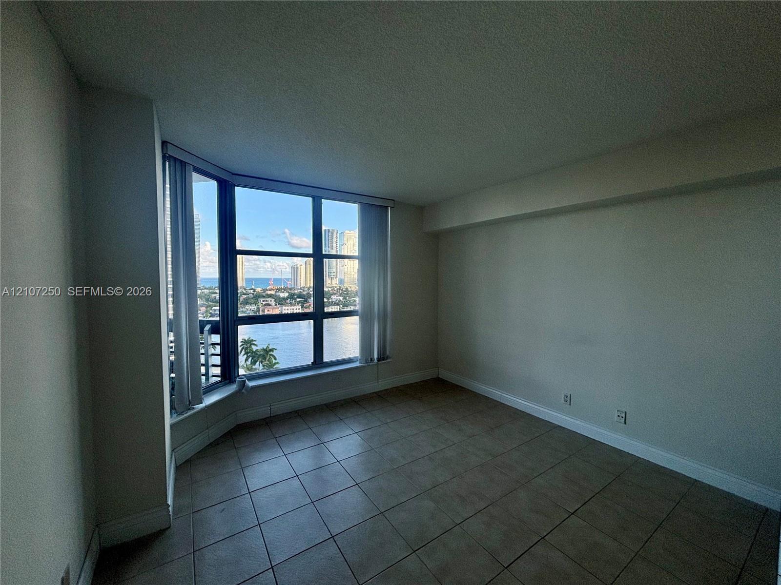 3600 Mystic Pointe Drive