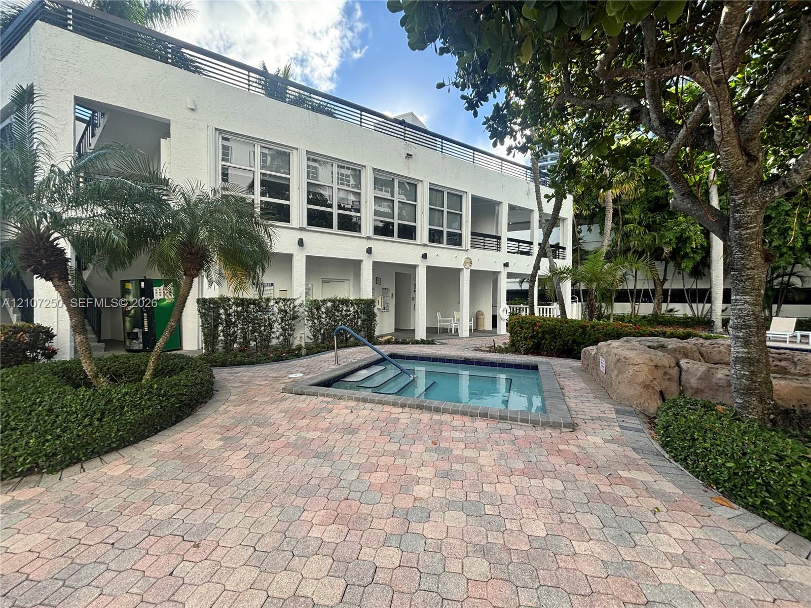 3600 Mystic Pointe Drive